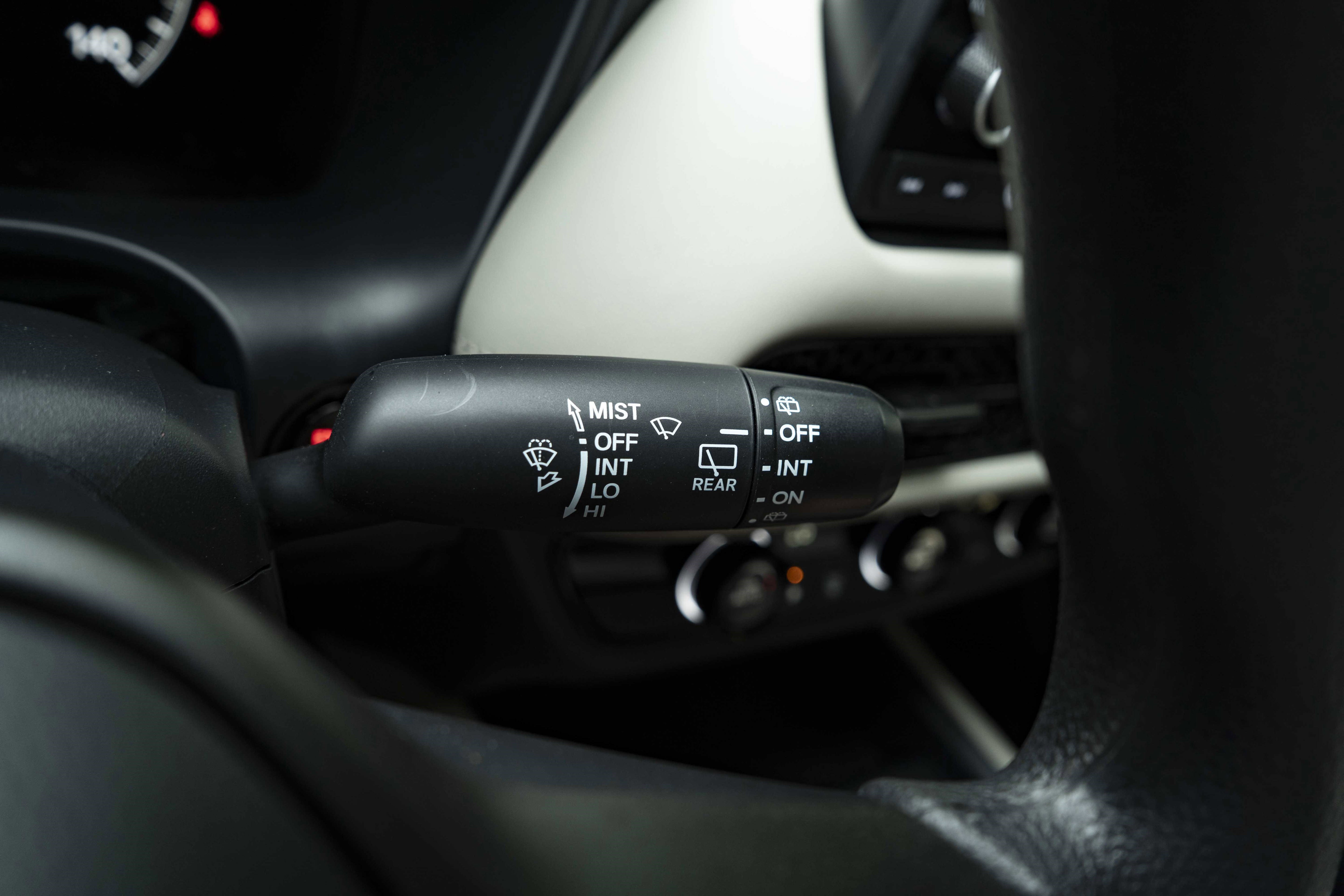 Used 2025 Honda HR-V LX image 23