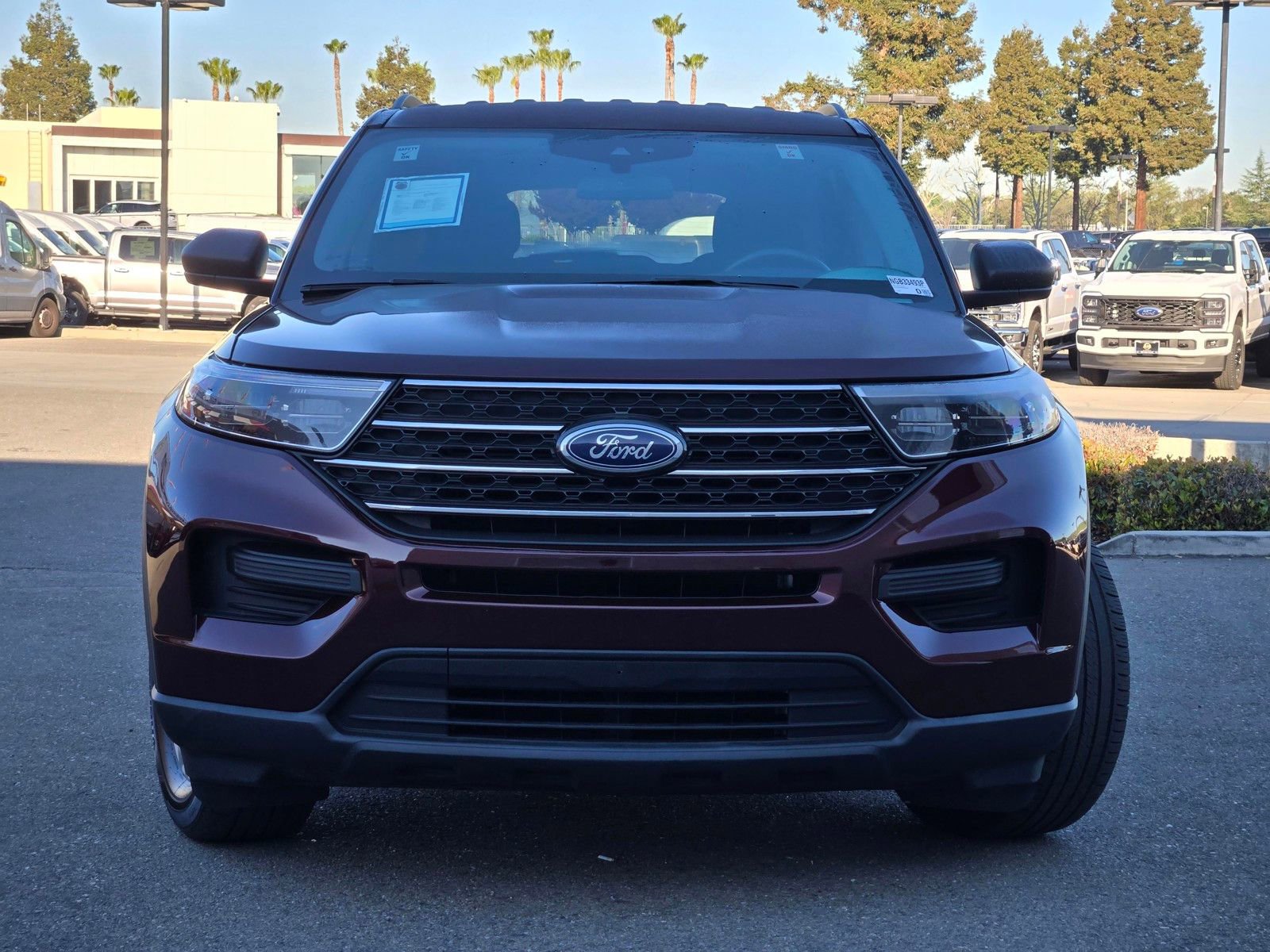 Used 2022 Ford Explorer XLT image 2