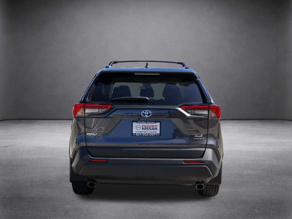Used 2022 Toyota RAV4 XLE Premium AWD/4WD image 6