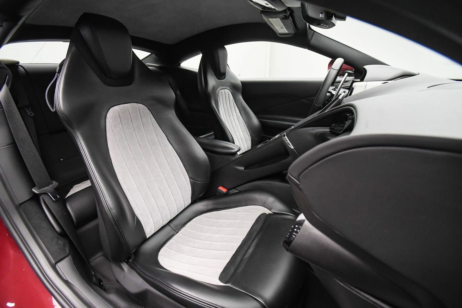 Used 2023 Ferrari Roma image 17