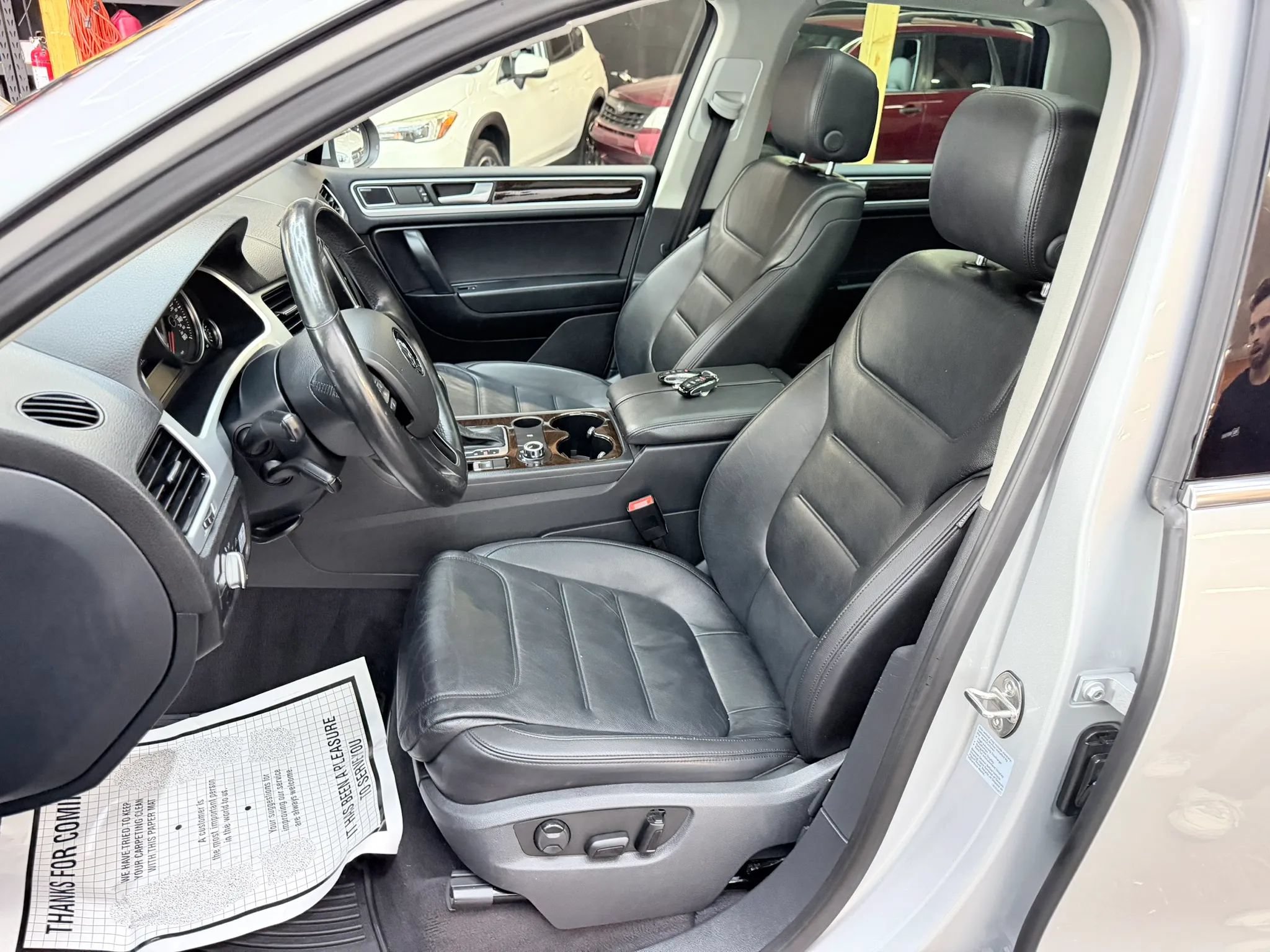 Used 2013 Volkswagen Touareg Executive AWD/4WD image 11