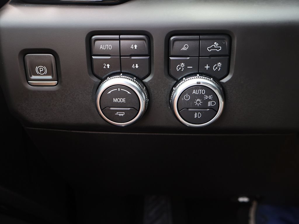 Used 2024 GMC Sierra 1500 AT4 w/ Technology Package AWD/4WD image 39