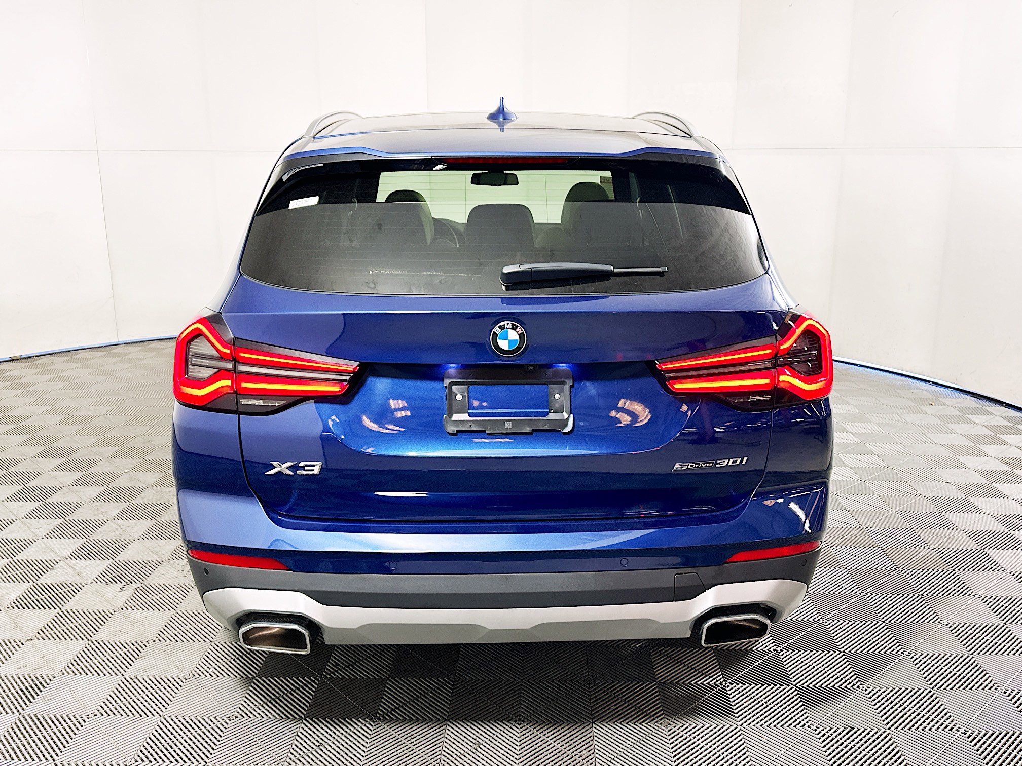 Used 2023 BMW X3 sDrive30i w/ Convenience Package image 4