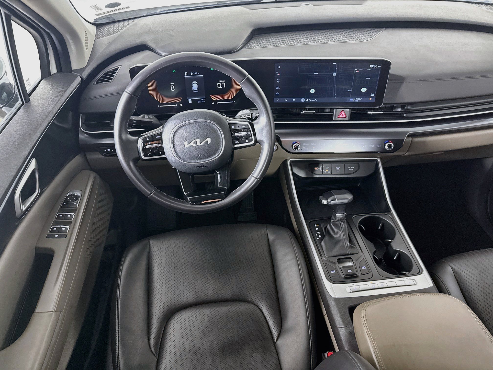 Used 2025 Kia Carnival FWD image 27