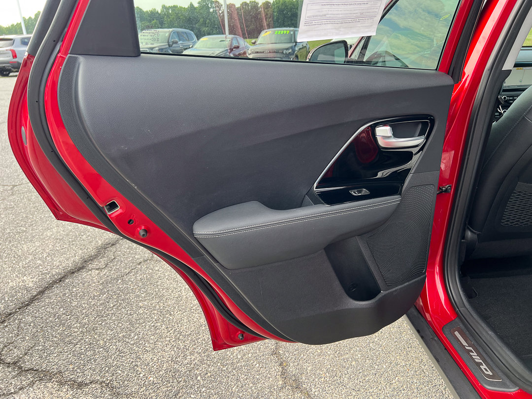 Used 2019 Kia Niro EX w/ Option Group 040 FWD image 24