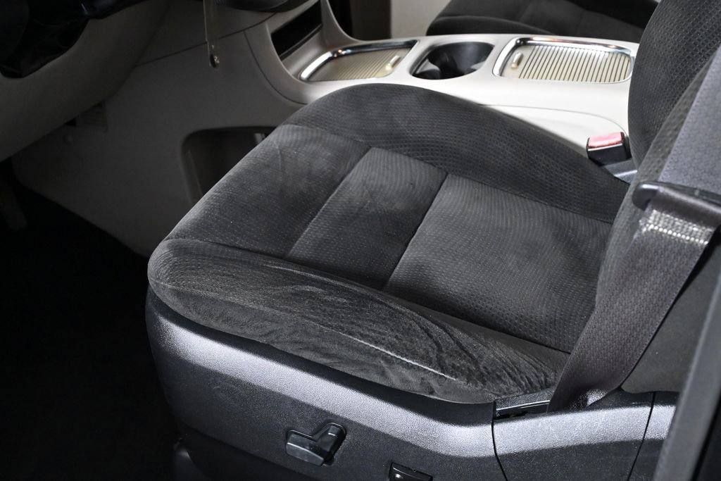 Used 2016 Dodge Grand Caravan SXT image 15