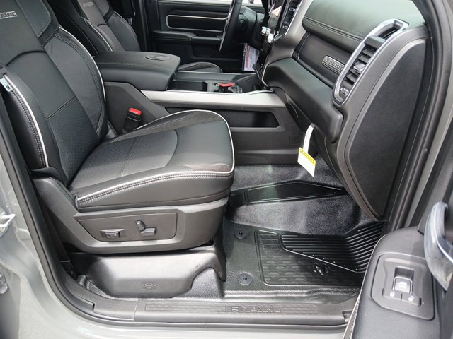 New 2026 RAM 4500 4x4 Crew Cab DRW w/ Laramie Trim Package image 40