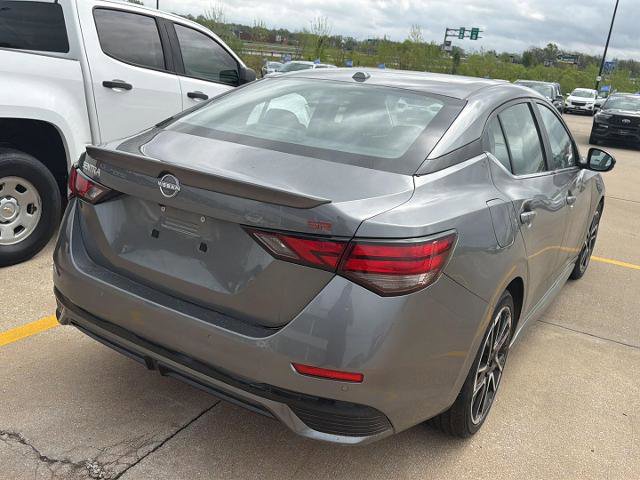 Used 2025 Nissan Sentra SR FWD image 4