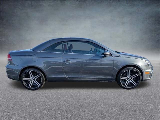 Used 2013 Volkswagen Eos Lux image 3