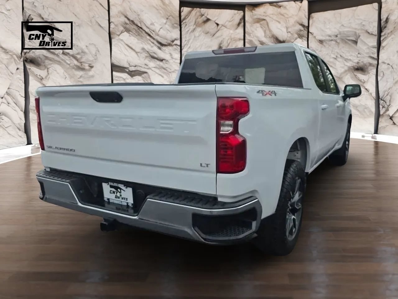 Used 2022 Chevrolet Silverado 1500 LT AWD/4WD image 5