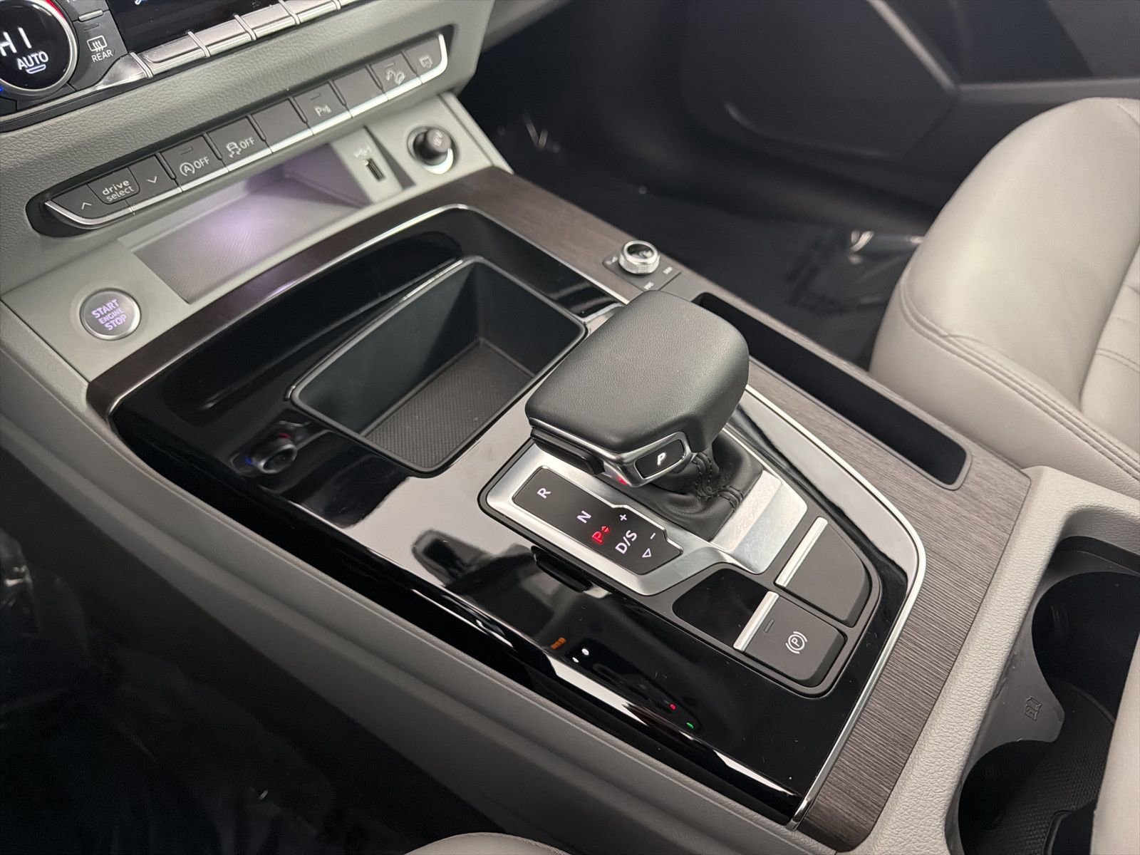 Used 2023 Audi Q5 2.0T Premium w/ Convenience Package image 19