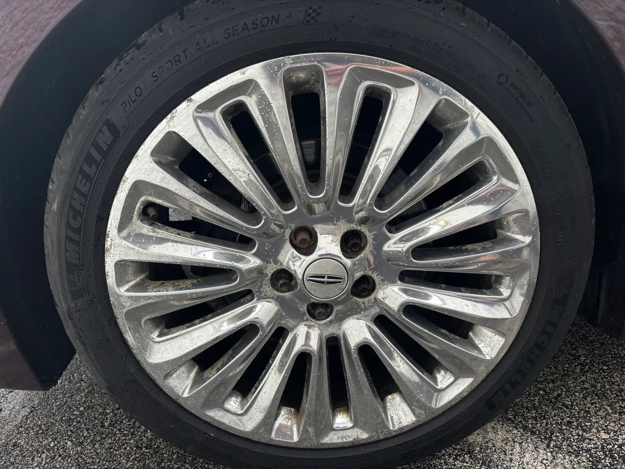 Used 2013 Lincoln MKZ FWD image 19