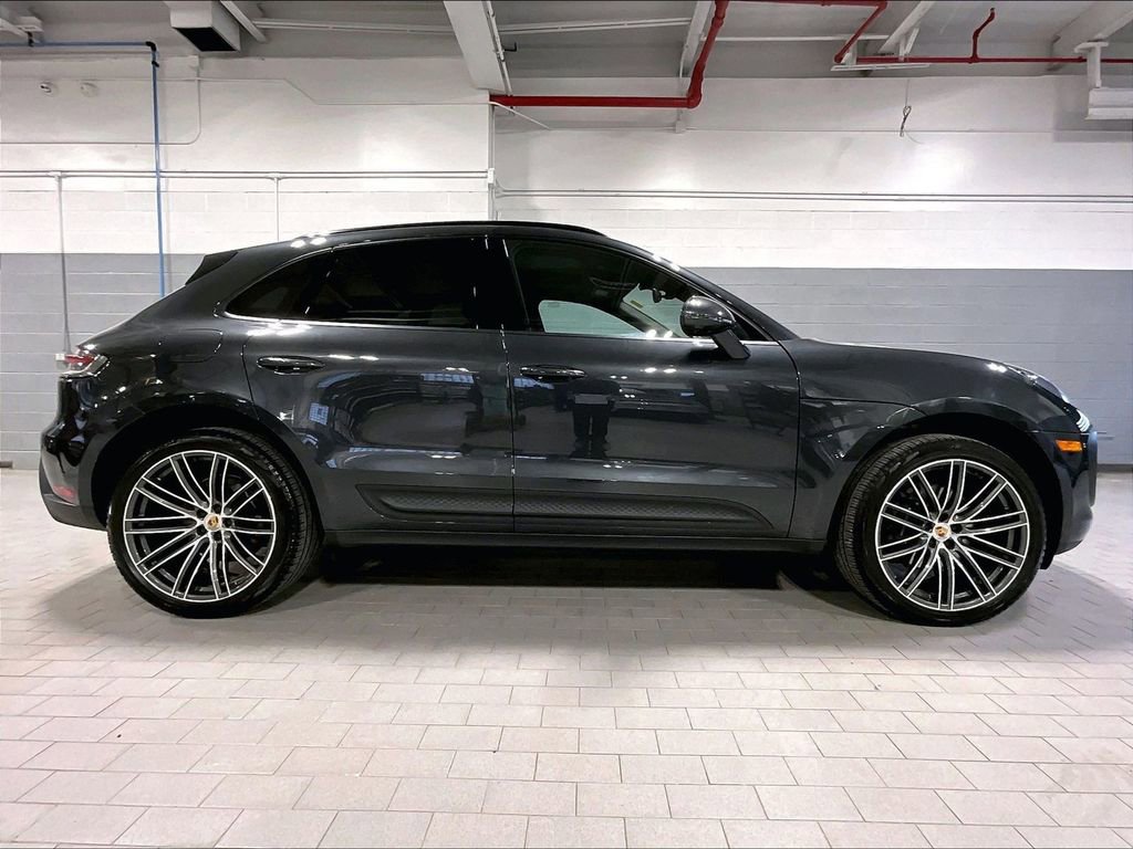 Certified 2024 Porsche Macan image 6