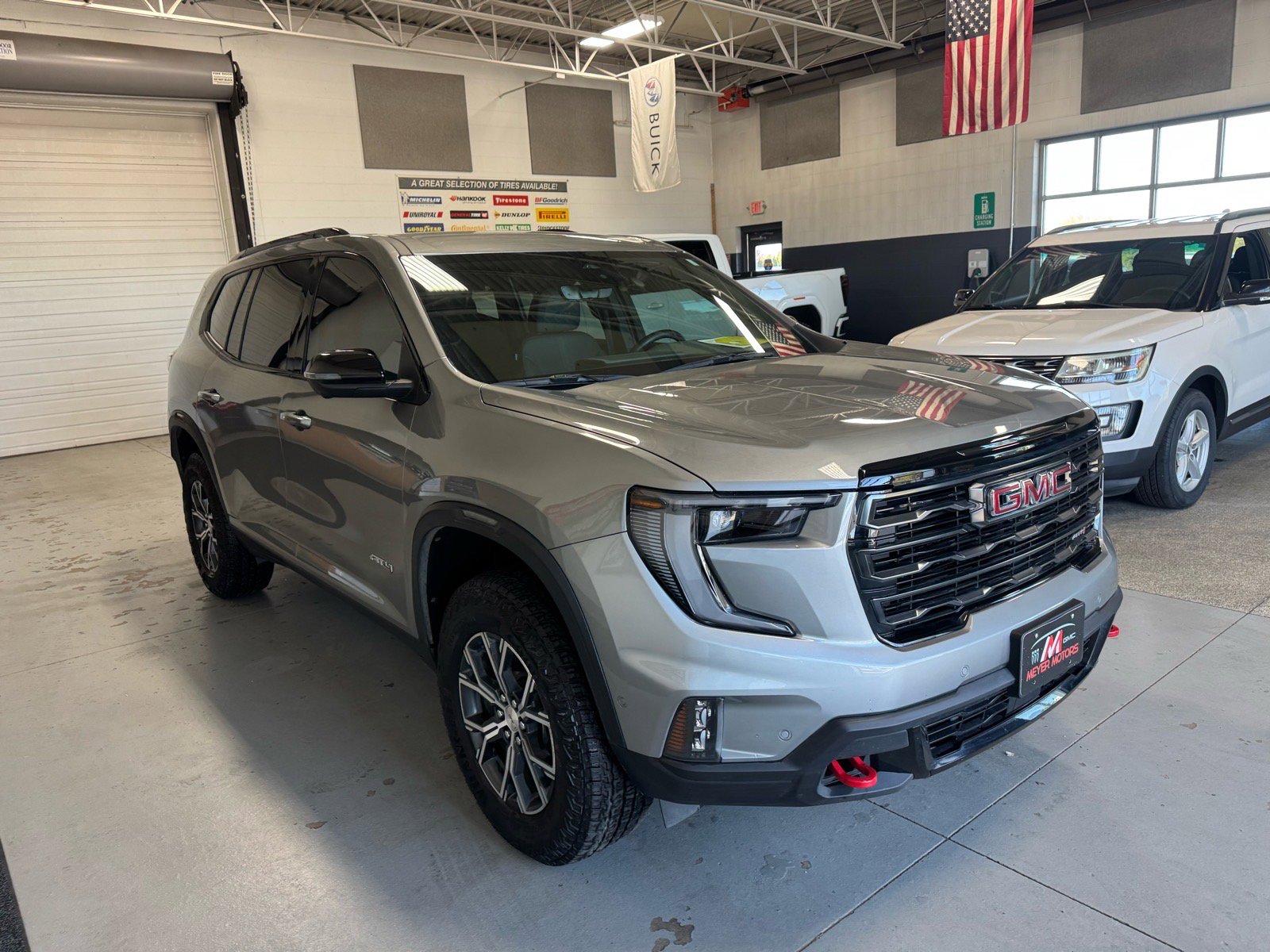 Used 2024 GMC Acadia AT4 w/ Super Cruise Package AWD/4WD image 3