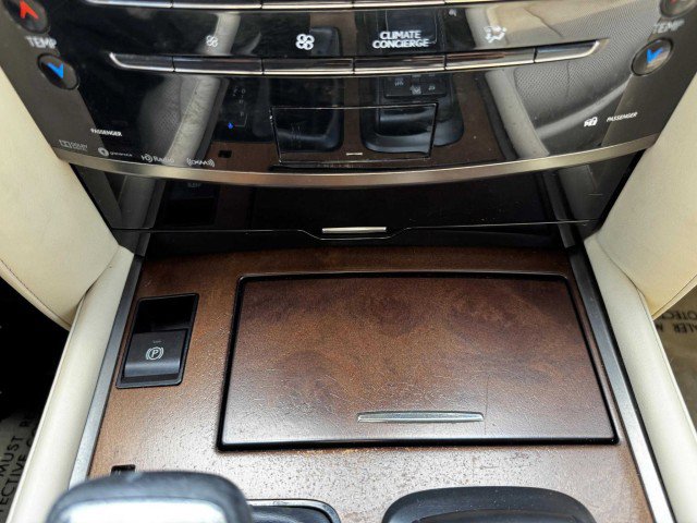 Used 2019 Lexus LX 570 4WD image 32