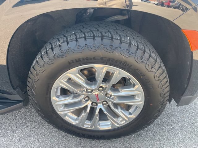 Used 2023 GMC Yukon SLT w/ SLT Premium Package AWD/4WD image 30