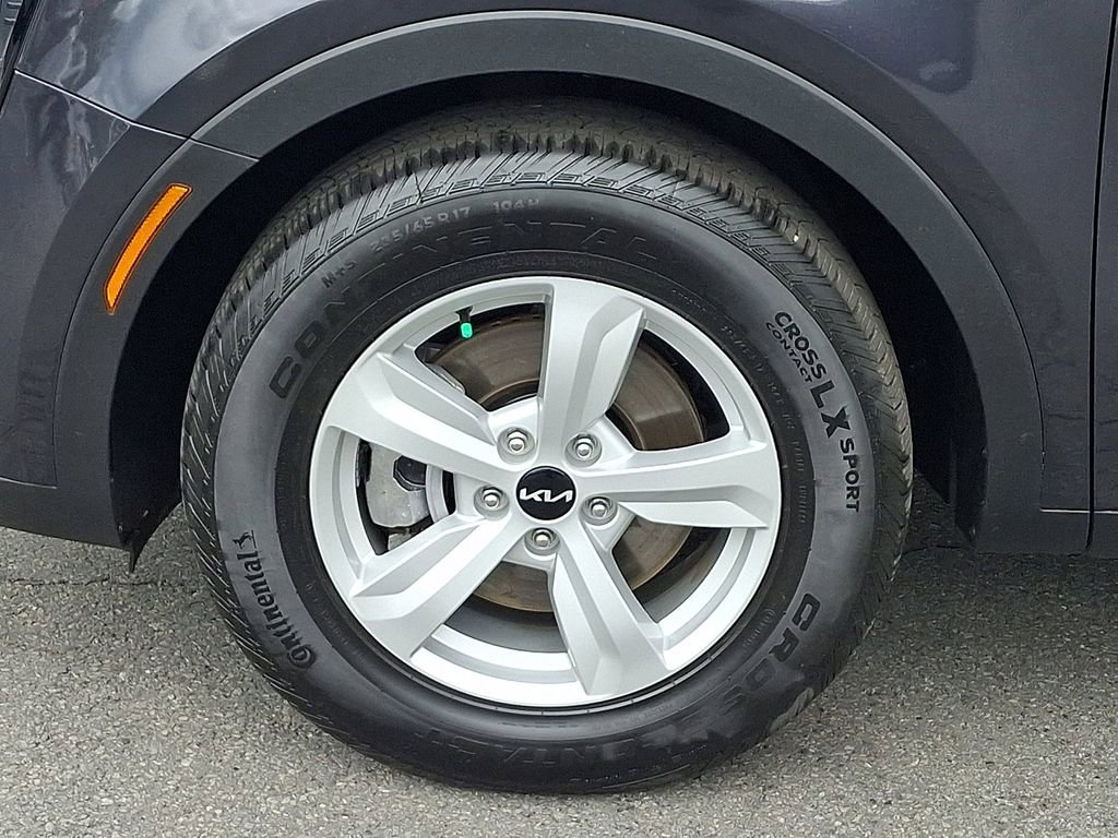 Used 2025 Kia Sorento LX FWD image 8