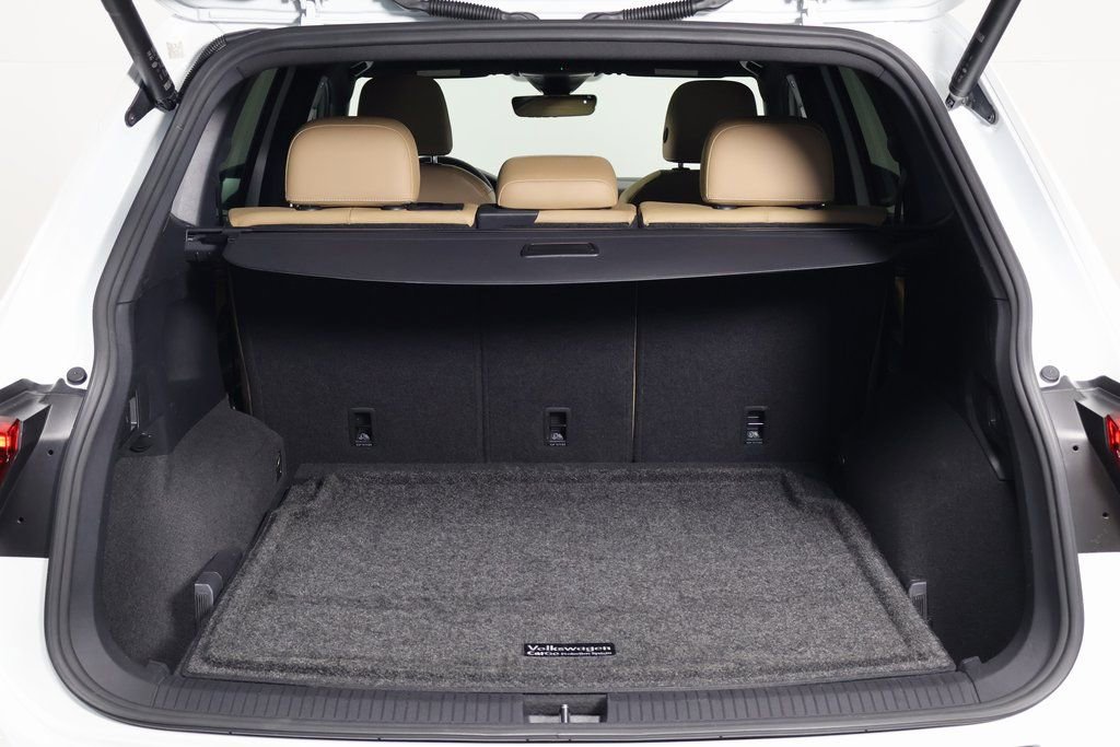 Used 2022 Volkswagen Tiguan SE R-Line image 14