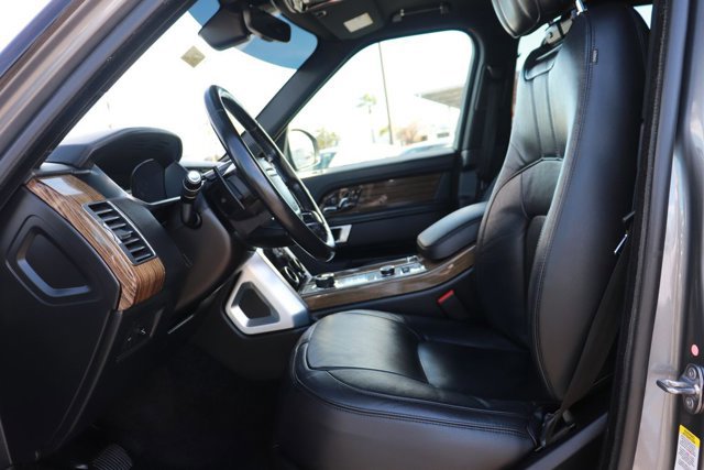 Used 2018 Land Rover Range Rover image 12