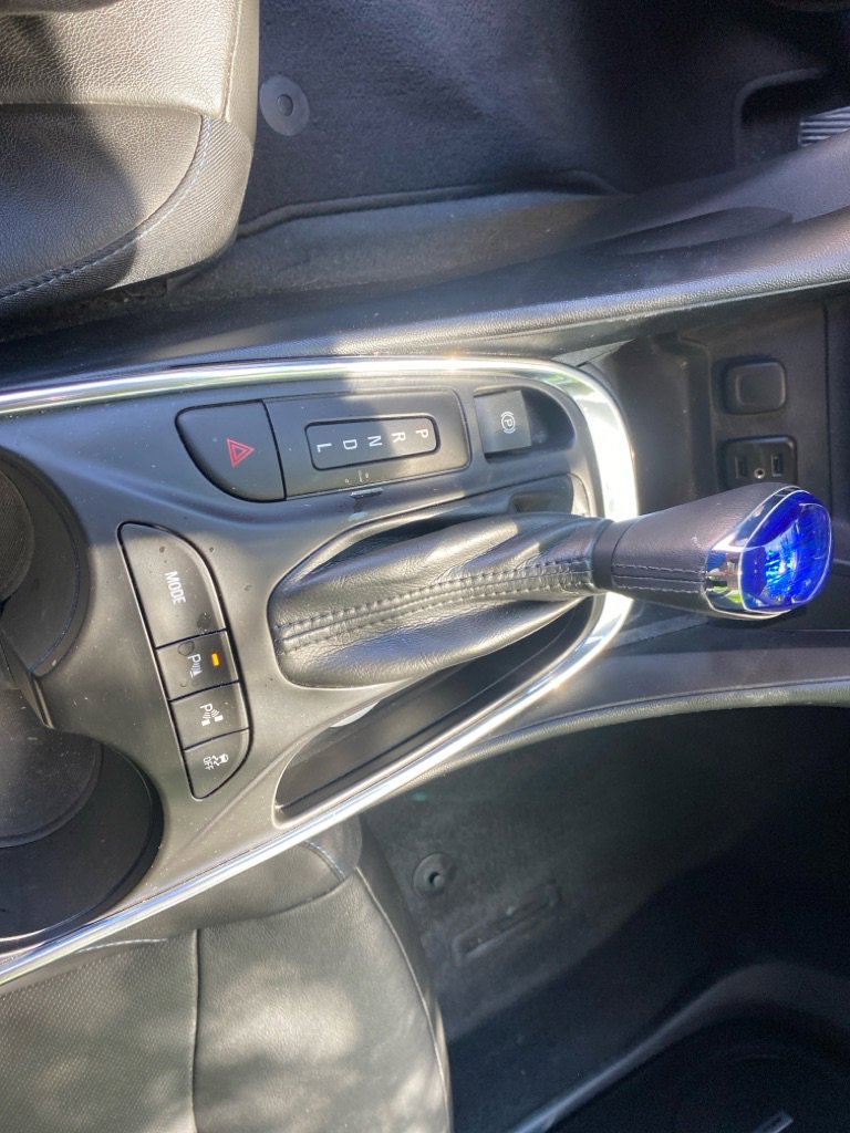 Used 2017 Chevrolet Volt Premier w/ Driver Confidence II Package FWD image 17