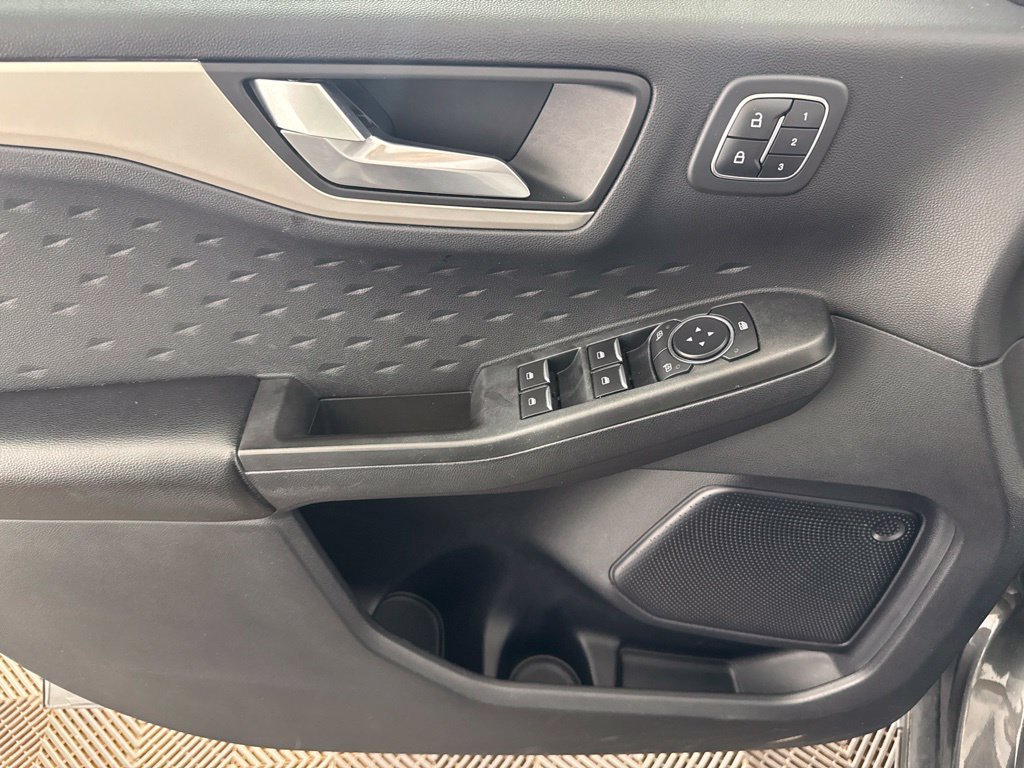 Used 2020 Ford Escape SEL AWD/4WD image 20