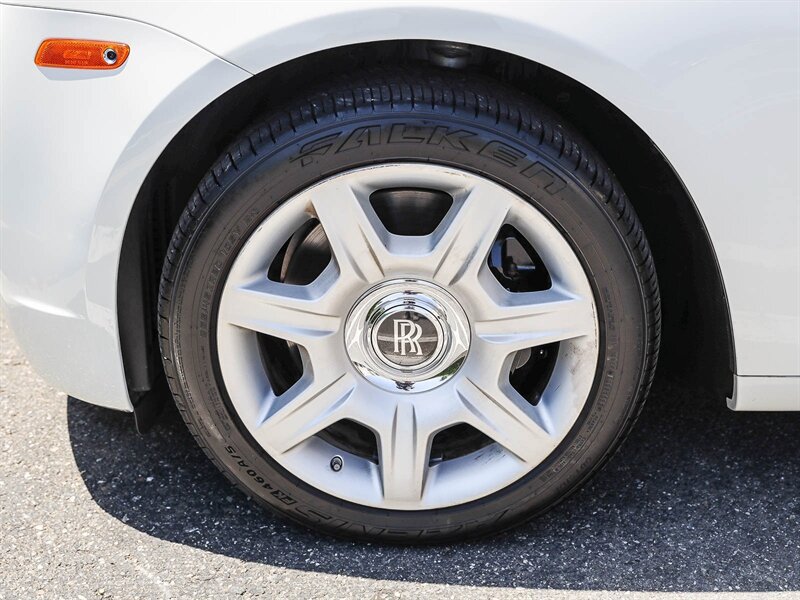Used 2012 Rolls-Royce Ghost Extended Wheelbase RWD image 13