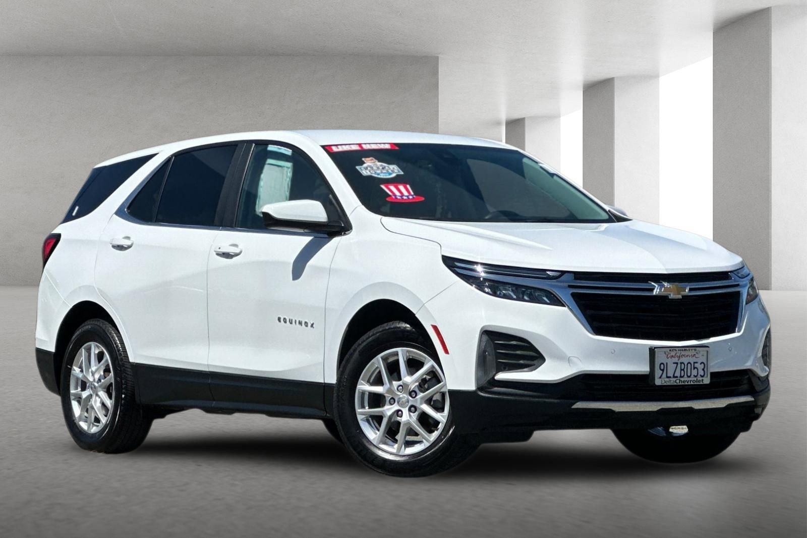 Used 2024 Chevrolet Equinox LT image 2