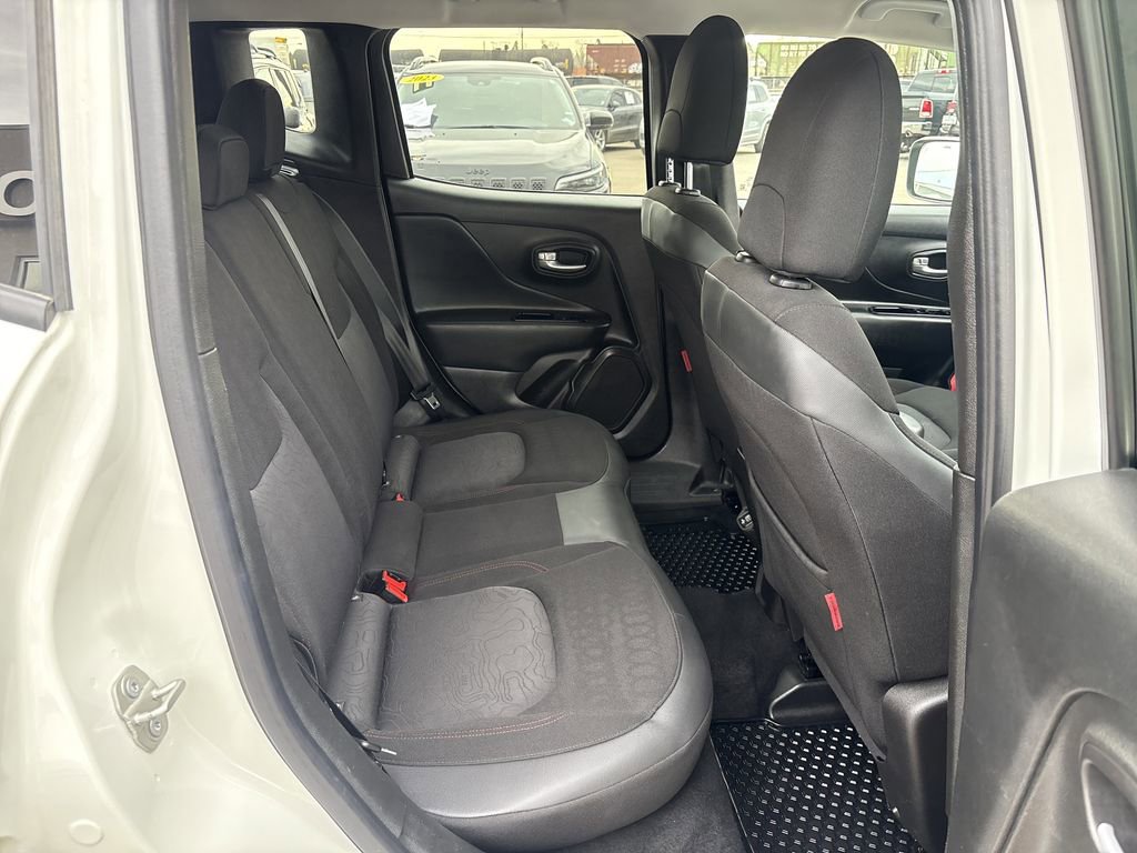 Used 2023 Jeep Renegade Trailhawk image 28