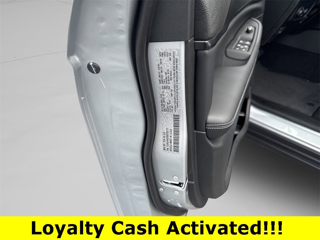 New 2025 Jeep Grand Cherokee Laredo w/ Trailer Tow Package image 21