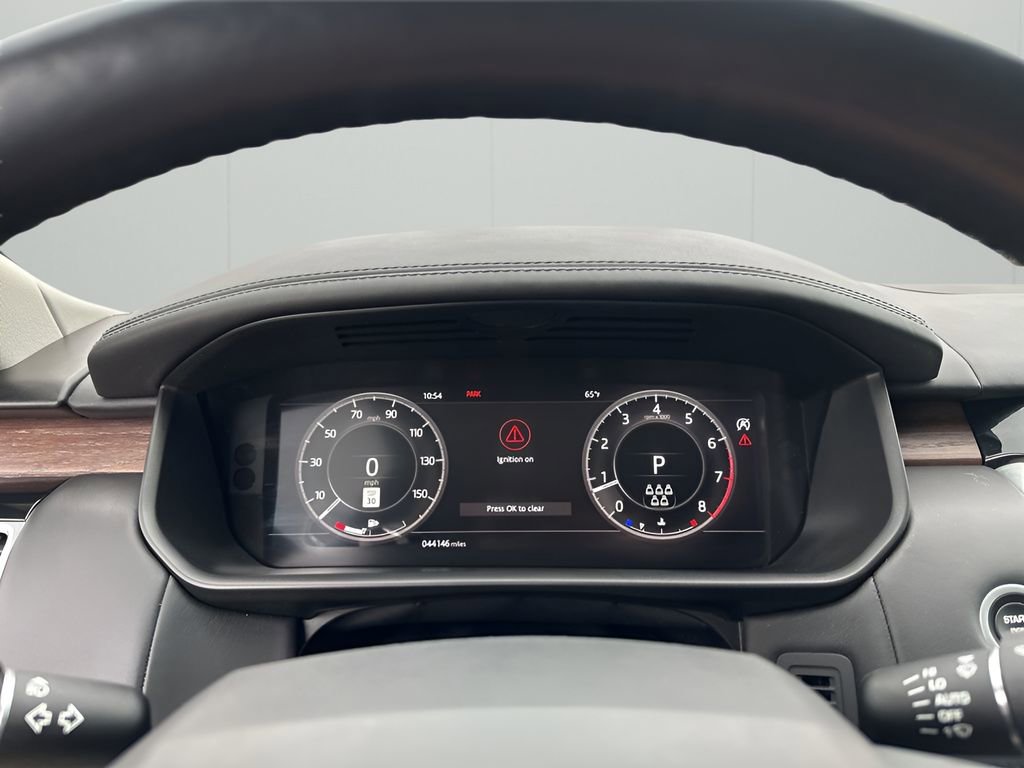 Used 2020 Land Rover Discovery HSE Luxury image 29