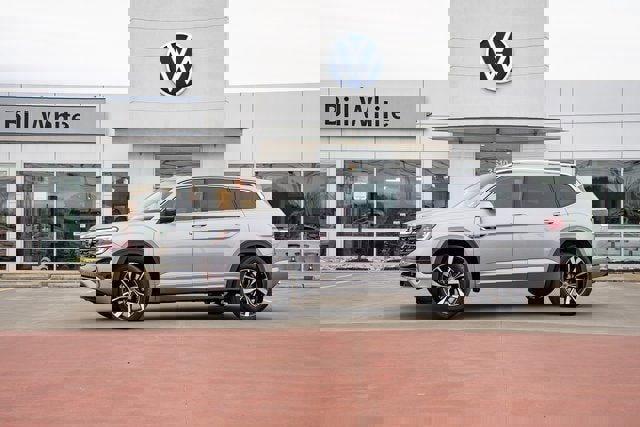 New 2025 Volkswagen Atlas SEL Premium R-Line image 1