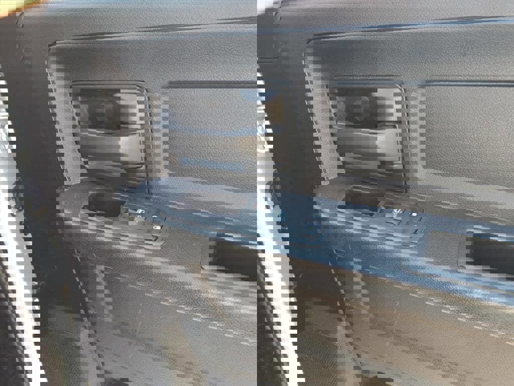 Used 2019 RAM 1500 Express w/ Express Value Package image 8