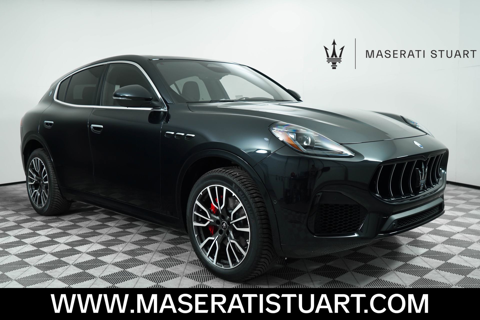 New 2025 Maserati Grecale GT