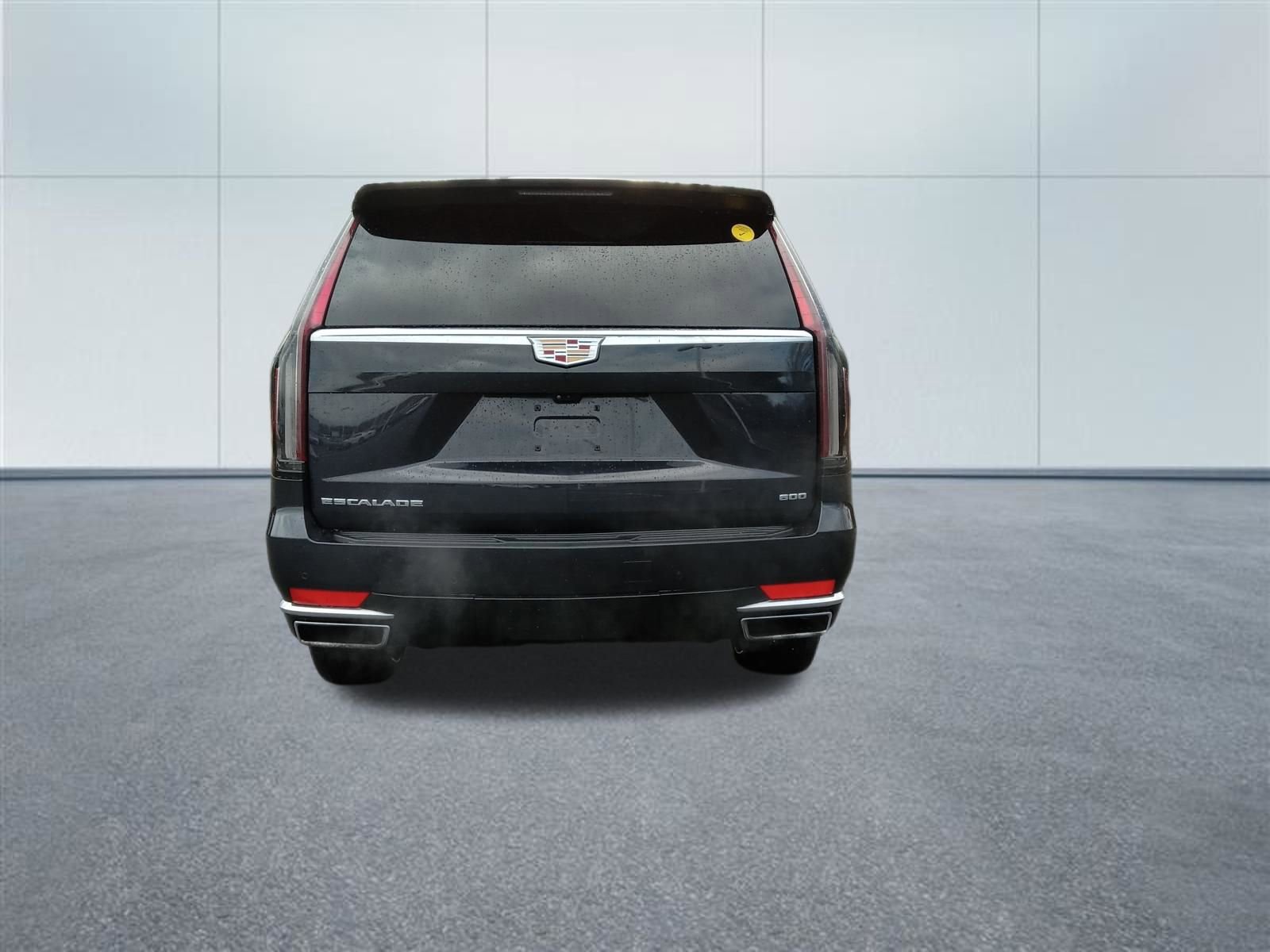 Used 2024 Cadillac Escalade Premium Luxury w/ Performance Package image 4