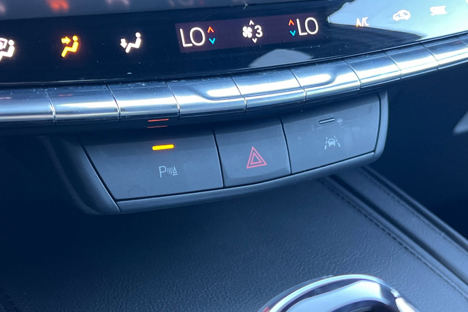 Certified 2024 Cadillac XT4 Premium Luxury image 31