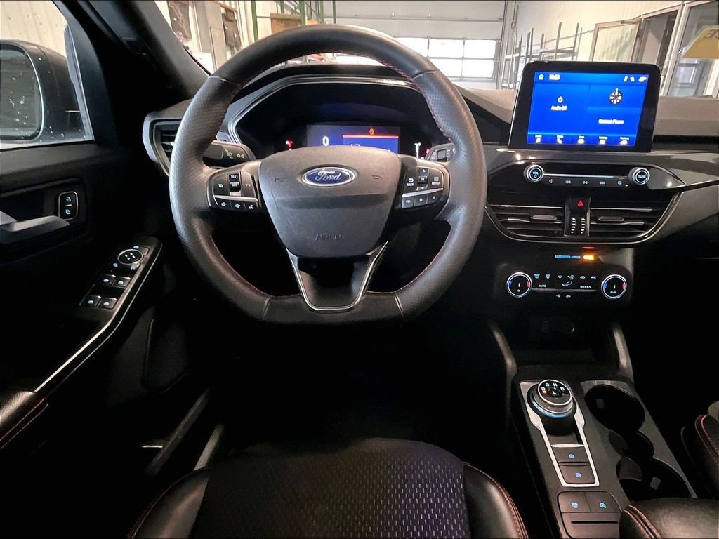 Used 2025 Ford Escape ST-Line image 17