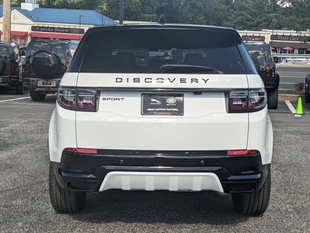 New 2025 Land Rover Discovery Sport Dynamic SE image 8