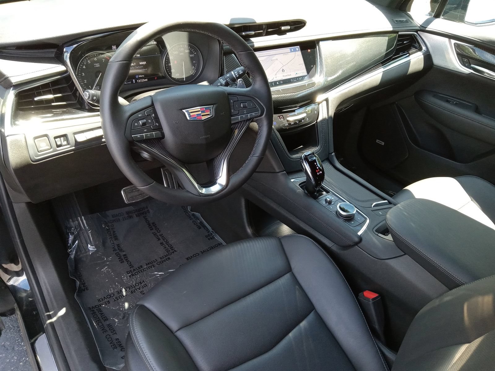 Used 2024 Cadillac XT6 Sport w/ LPO, ONYX Package AWD/4WD image 11