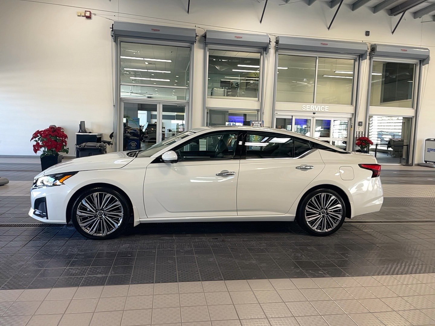 Used 2023 Nissan Altima 2.5 SL FWD image 4