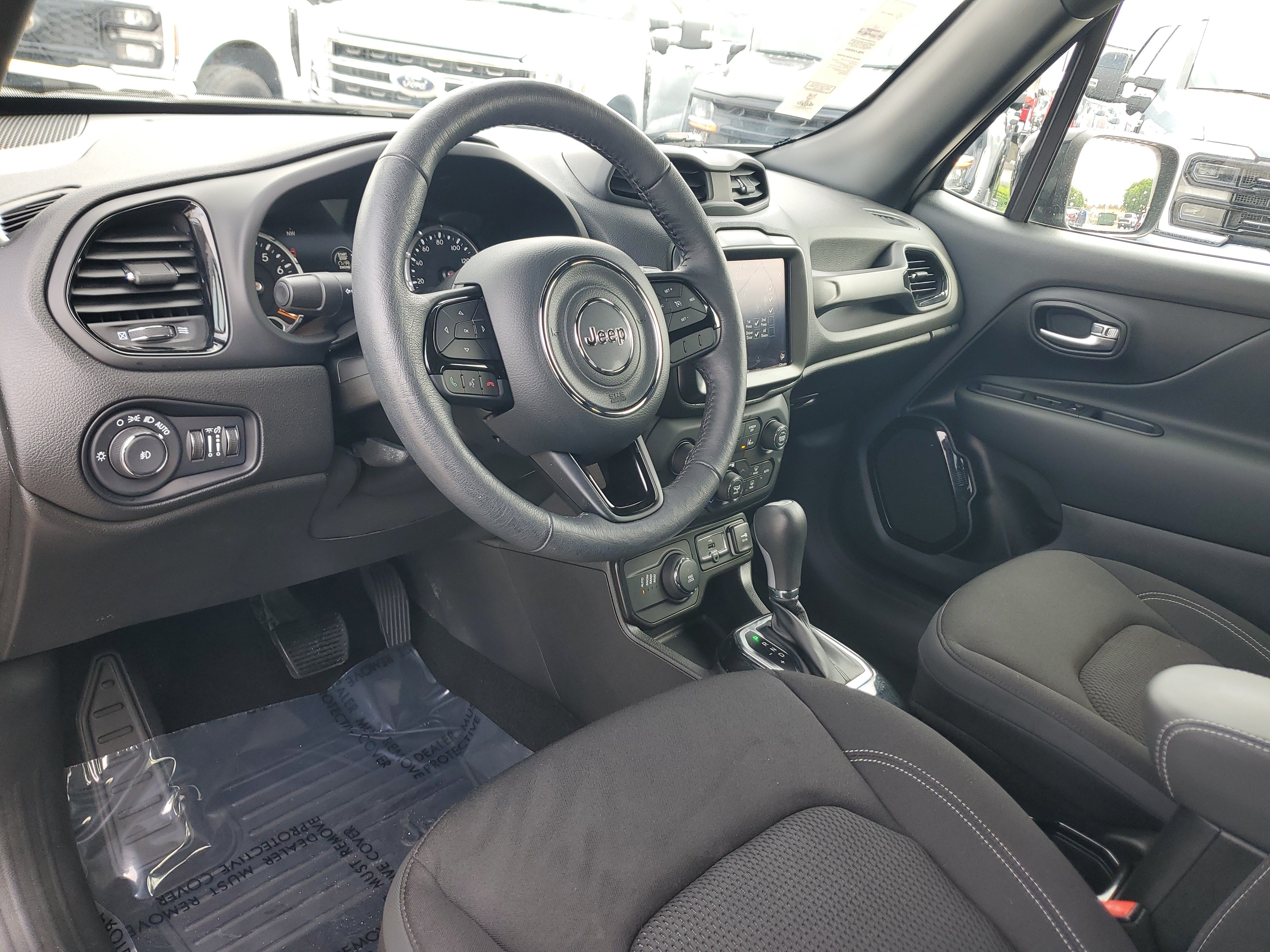 Used 2022 Jeep Renegade Altitude w/ Convenience Group AWD/4WD image 9