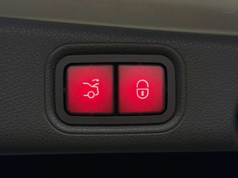 Used 2018 Mercedes-Benz E 300 4MATIC image 41