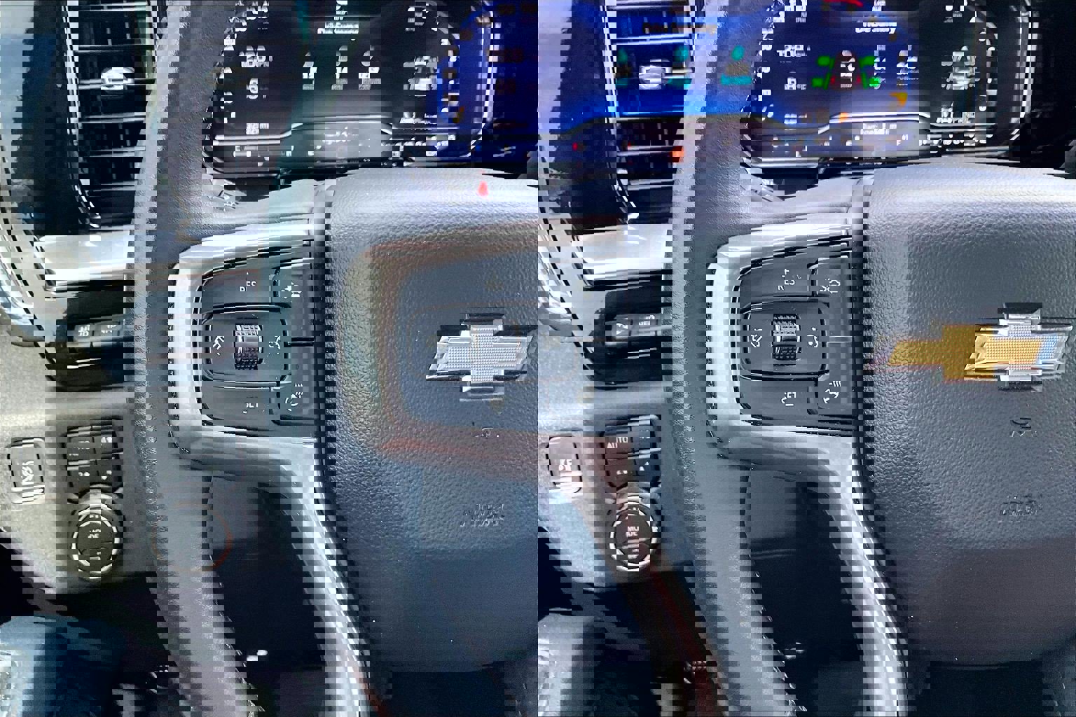 Used 2024 Chevrolet Silverado 3500 High Country w/ Technology Package image 12