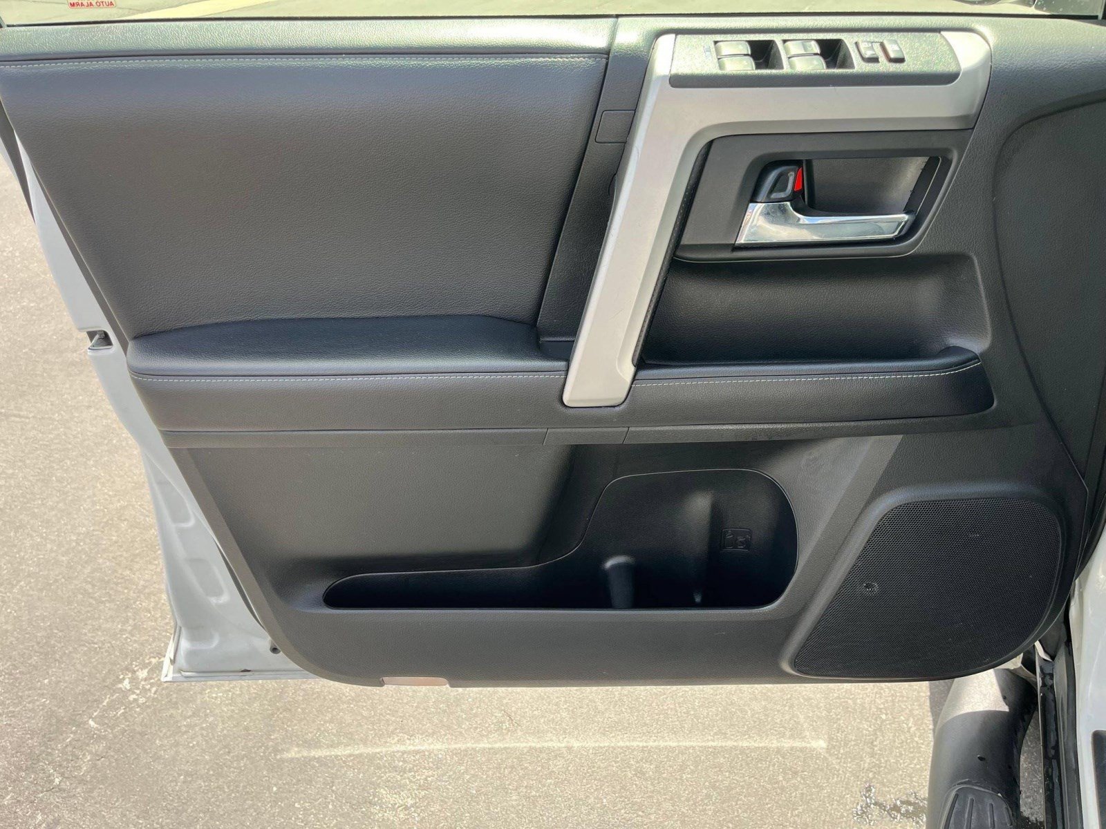 Certified 2019 Toyota 4Runner SR5 AWD/4WD image 10