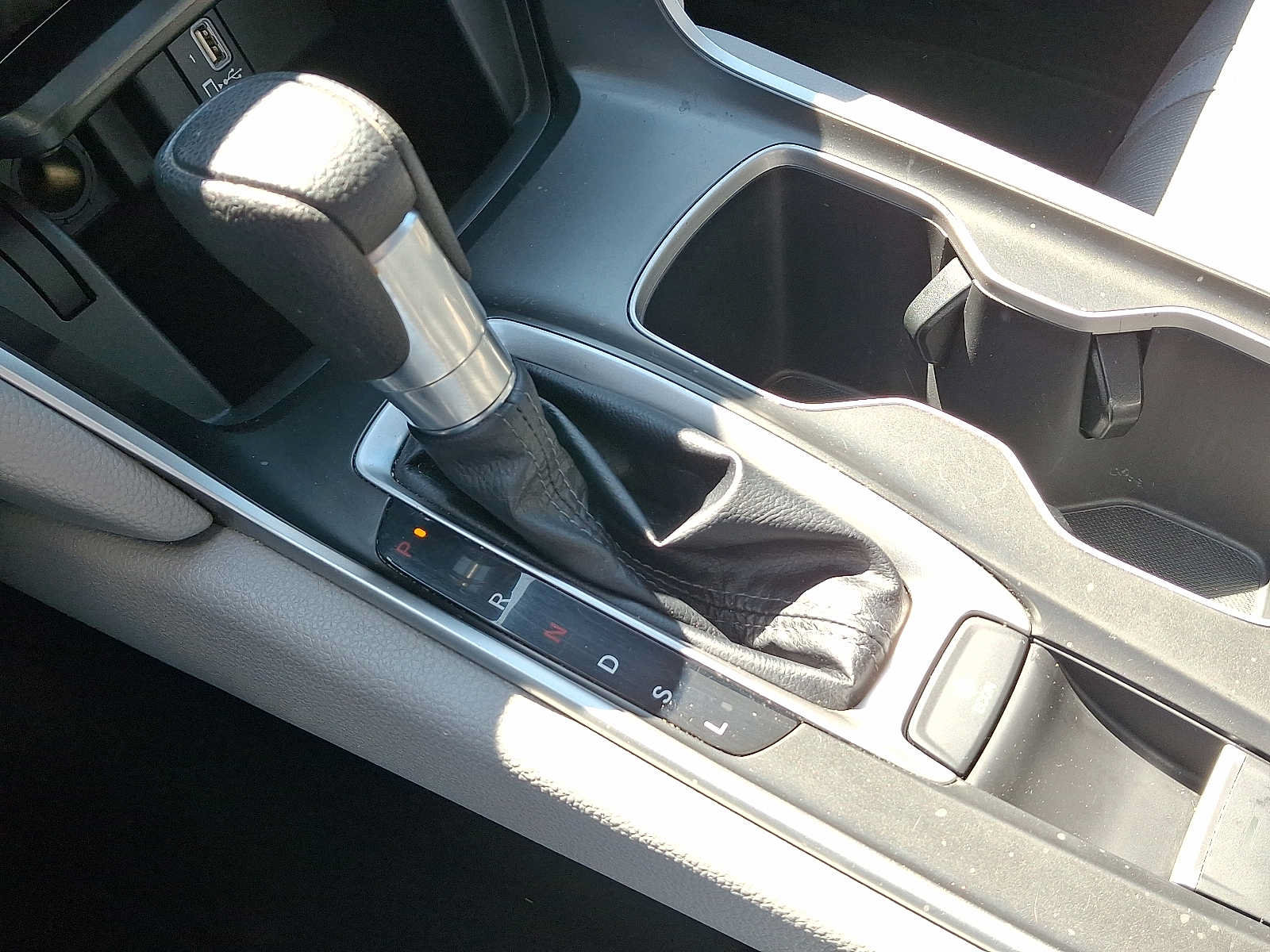 Used 2018 Honda Accord EX image 15