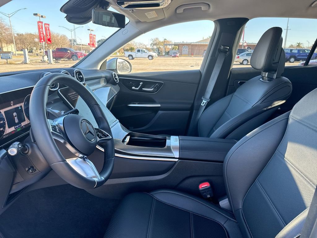 Used 2025 Mercedes-Benz GLC 350e 4MATIC image 13