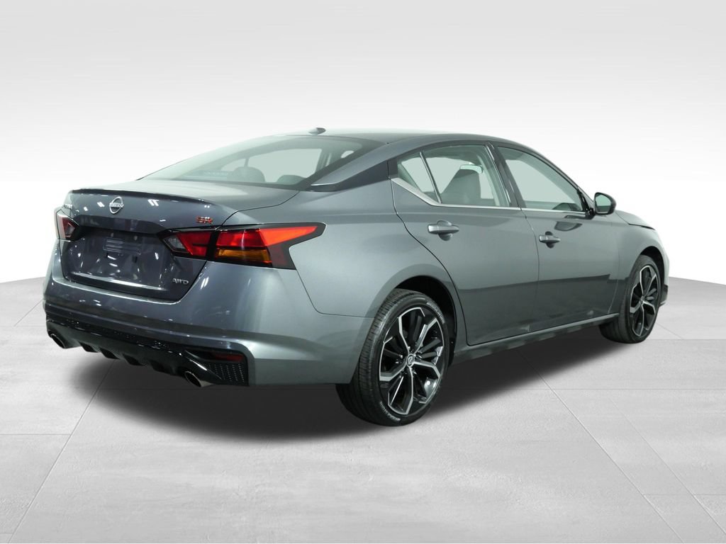 Used 2025 Nissan Altima 2.5 SR AWD/4WD image 10