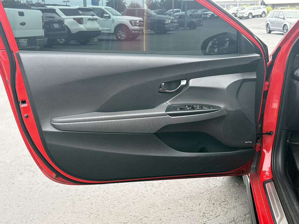 Used 2022 Hyundai Veloster N FWD image 12