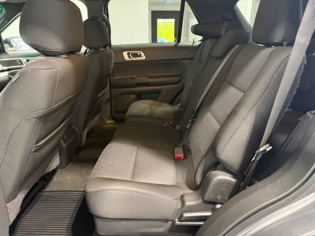 Used 2014 Ford Explorer XLT w/ Equipment Group 201A AWD/4WD image 27