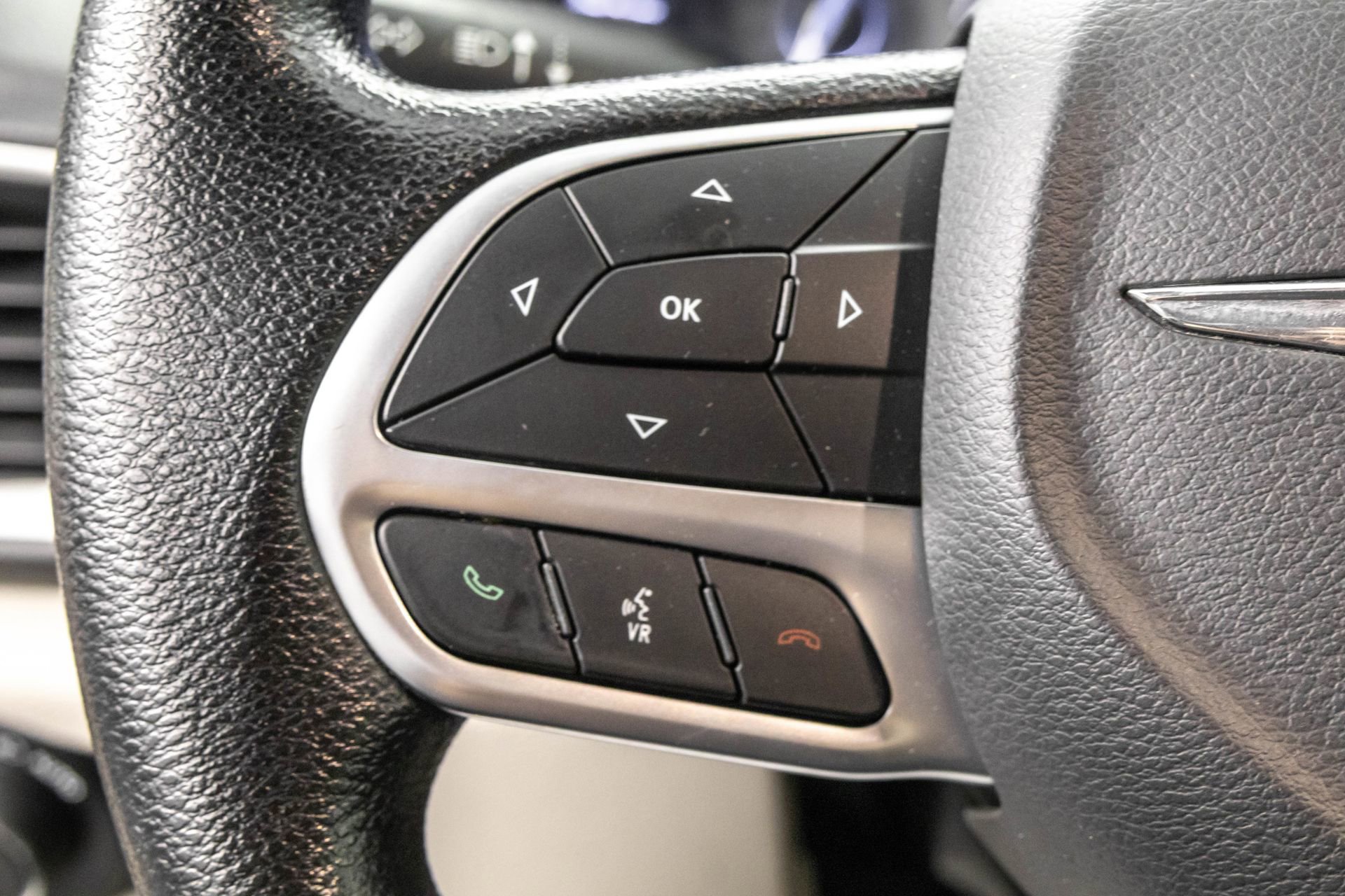 Used 2019 Chrysler Pacifica Touring Plus w/ Tire & Wheel Group image 19