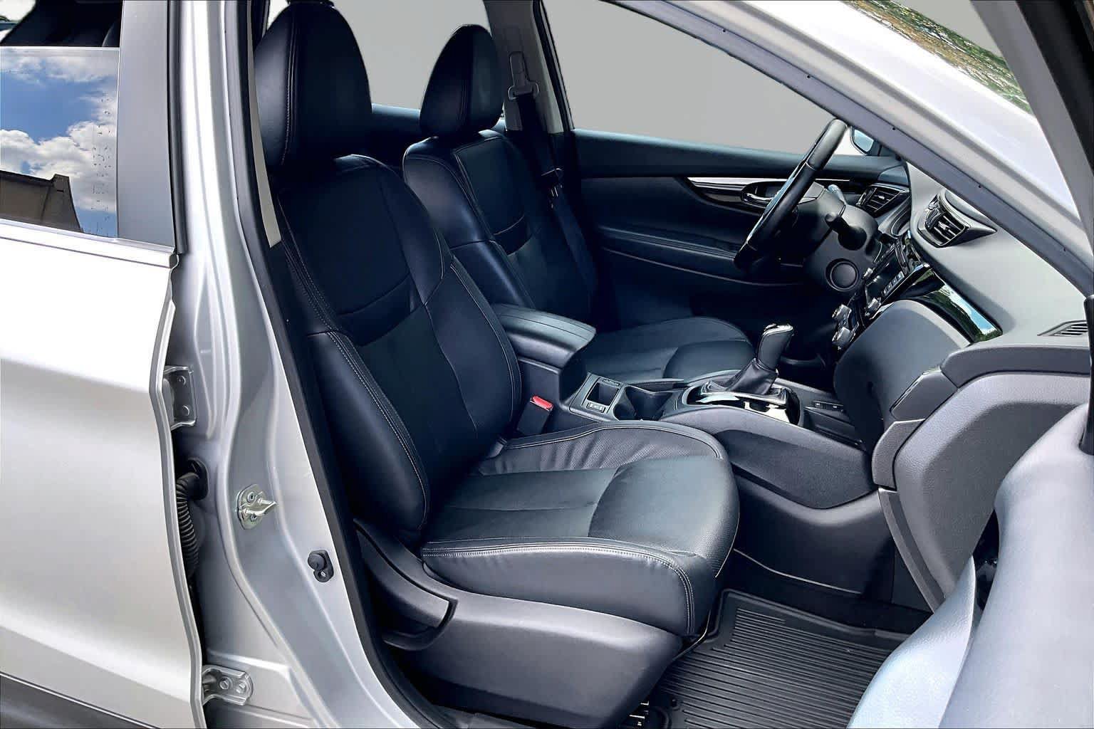 Used 2022 Nissan Rogue Sport SL AWD/4WD image 9